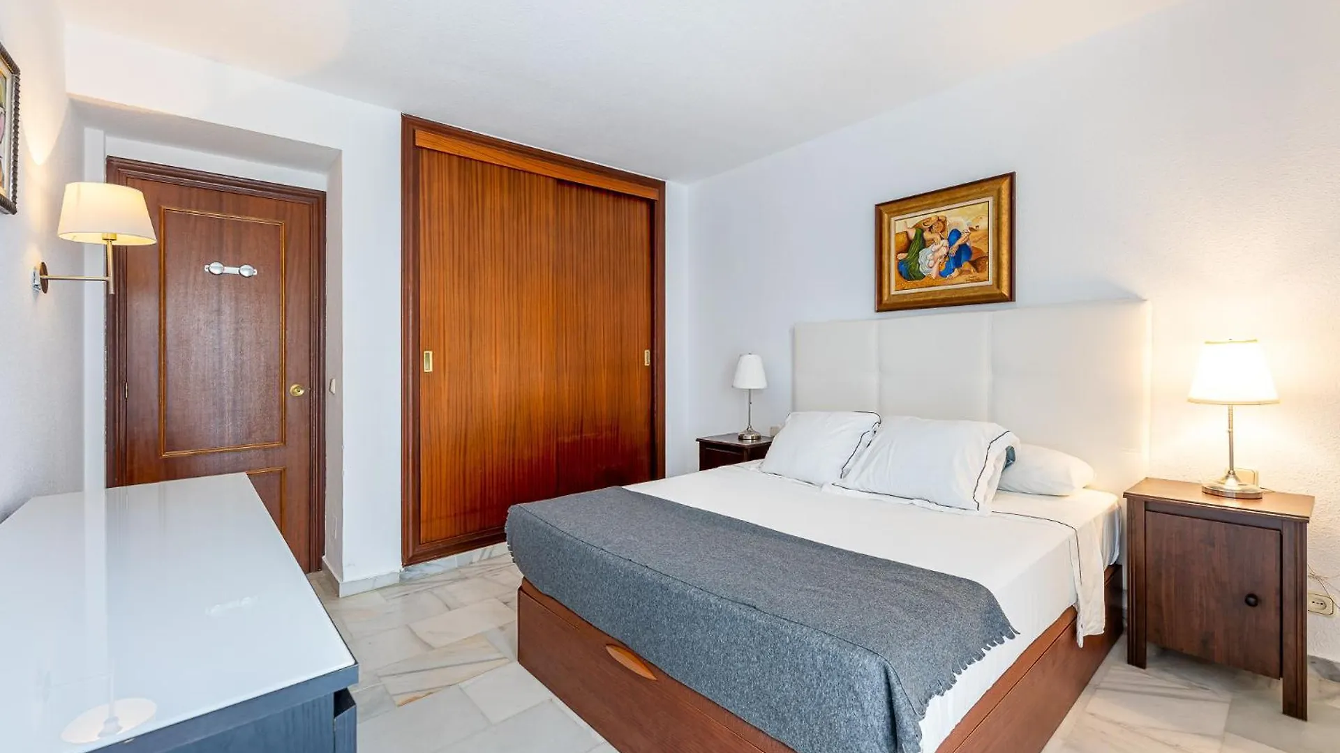 797 Holiday Rentals - Piso Para 3 En La Carihuela Con Piscina Torremolinos Apartment