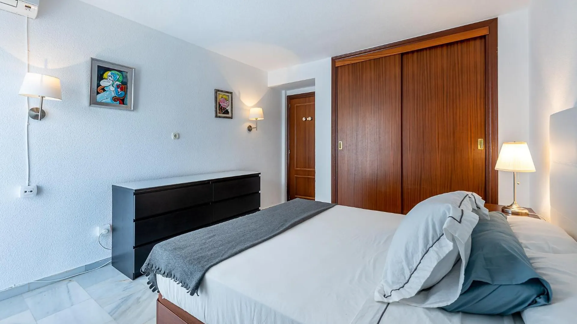 Apartment 797 Holiday Rentals - Piso Para 3 En La Carihuela Con Piscina Torremolinos