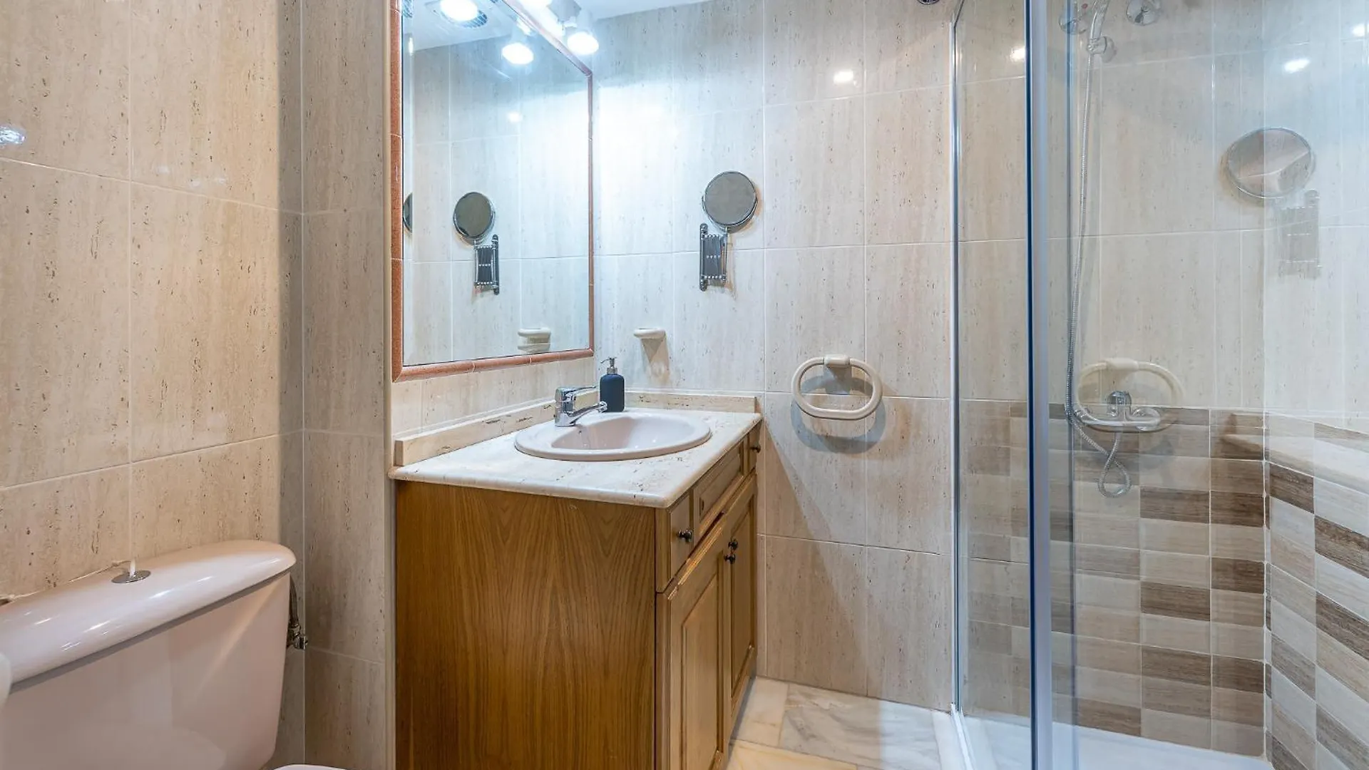 797 Holiday Rentals - Piso Para 3 En La Carihuela Con Piscina Torremolinos