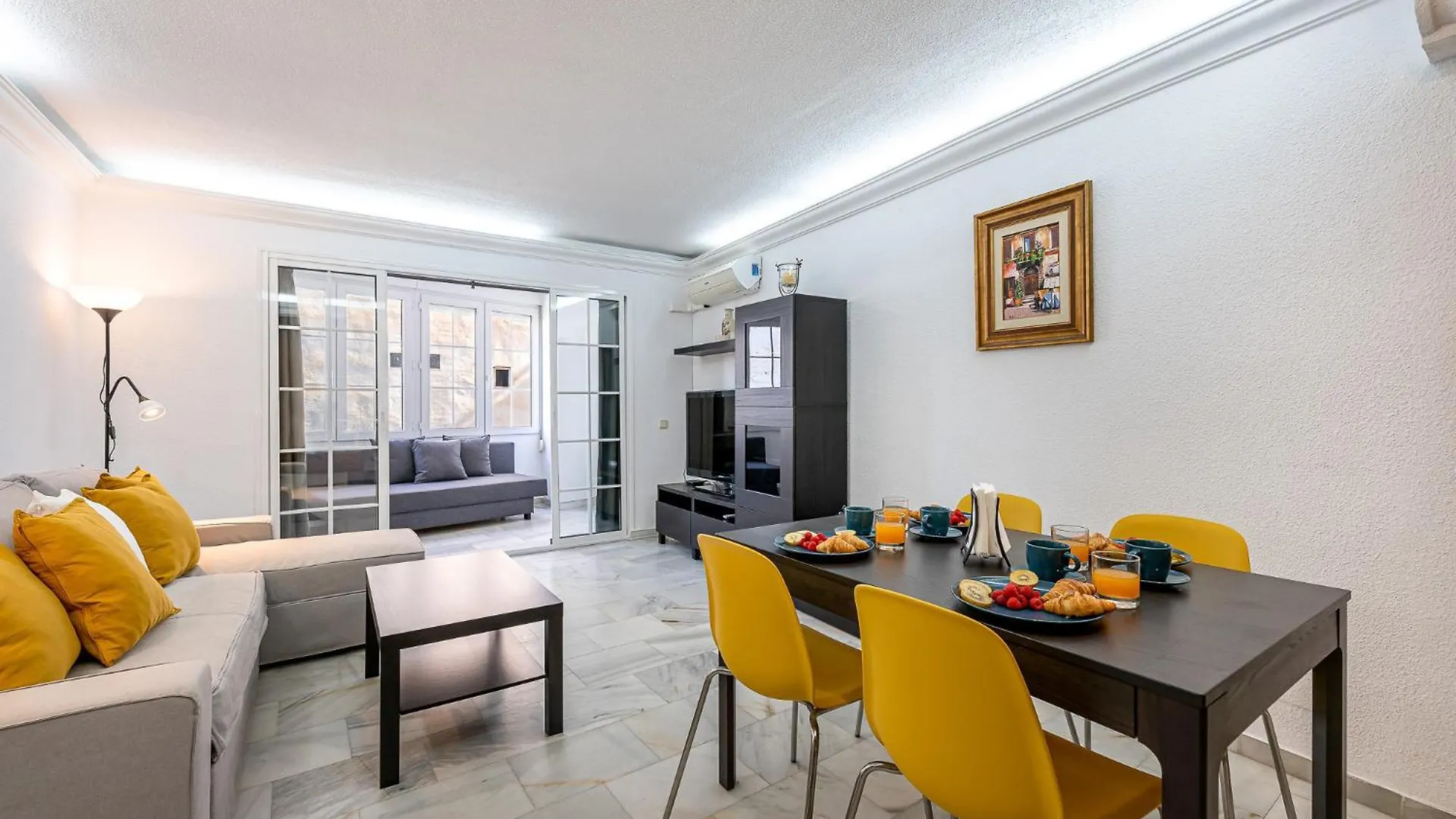 797 Holiday Rentals - Piso Para 3 En La Carihuela Con Piscina Torremolinos Spain