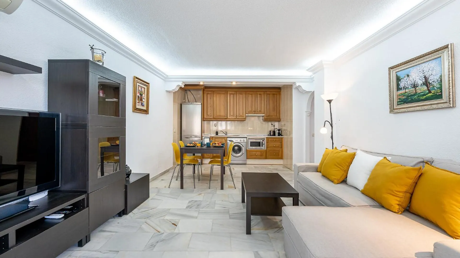 797 Holiday Rentals - Piso Para 4 En La Carihuela Con Piscina Torremolinos España